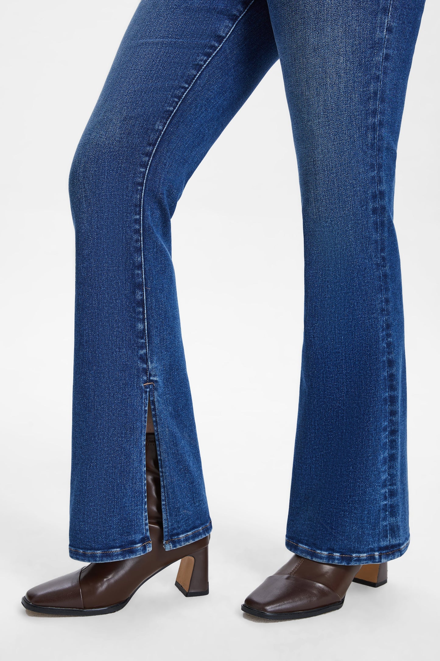 HIGH RISE FLARE JEANS WITH SLIT BYF1095 STARLIGHT